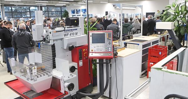 Helle Räume, moderne Technik: das neue Ausbildungszentrum von BBS Automation und Dürr Systems in Freiberg. Helle Räume, moderne Technik: das neue Ausbildungszentrum von BBS Automation und Dürr Systems in Freiberg.