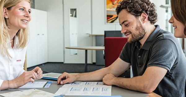 Bei einer Betriebsnachfolge kann auch eine Beratung durch die Handwerkskammer sinnvoll sein. Bei einer Betriebsnachfolge kann auch eine Beratung durch die Handwerkskammer sinnvoll sein.