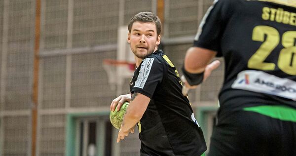 Valentin Schmidt im März 2023 beim Spiel gegen die SG BBM in der Viadukthalle. Valentin Schmidt im März 2023 beim Spiel gegen die SG BBM in der Viadukthalle.