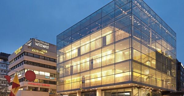 Nach 20 Jahren schon sanierungsbedürftig: Das Kunstmuseum Stuttgart. Nach 20 Jahren schon sanierungsbedürftig: Das Kunstmuseum Stuttgart.