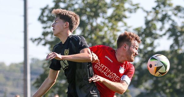 Während Ben Leon Deyhle (links) dem GSV Pleidelsheim studienbedingt fehlen wird, ist Löchgaus Tim Schwara angriffslustiger als n Während Ben Leon Deyhle (links) dem GSV Pleidelsheim studienbedingt fehlen wird, ist Löchgaus Tim Schwara angriffslustiger als noch in der Hinrunde.