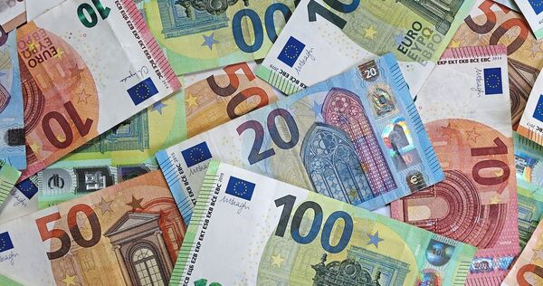 Im siebten Jahr in Folge erwirtschaftet die laufende Verwaltung kein positives Ergebnis und das trotz steigender Steuereinnahmen Im siebten Jahr in Folge erwirtschaftet die laufende Verwaltung kein positives Ergebnis und das trotz steigender Steuereinnahmen.