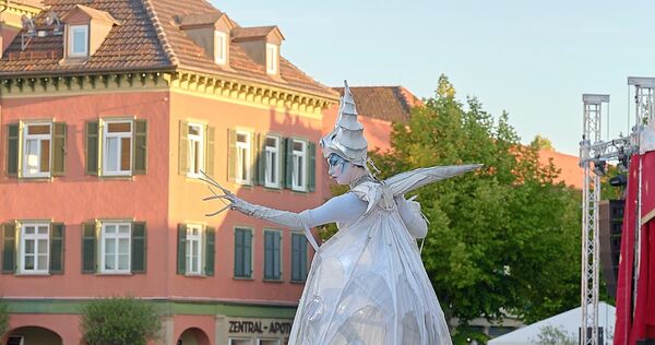 Einen Besucherrekord hat die Venezianische Messe am Wochenende erlebt. Profitiert haben auch Hotels sowie Restaurants in der Inn Einen Besucherrekord hat die Venezianische Messe am Wochenende erlebt. Profitiert haben auch Hotels sowie Restaurants in der Innenstadt.