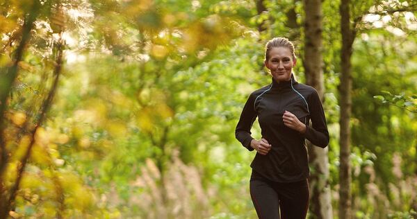 Ausreichend sportliche Bewegung hilft dabei, das Krebsrisiko deutlich zu verringern. Ausreichend sportliche Bewegung hilft dabei, das Krebsrisiko deutlich zu verringern.
