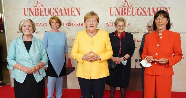 Filmpremiere in Berlin: Merkel und die Unbeugsamen ...