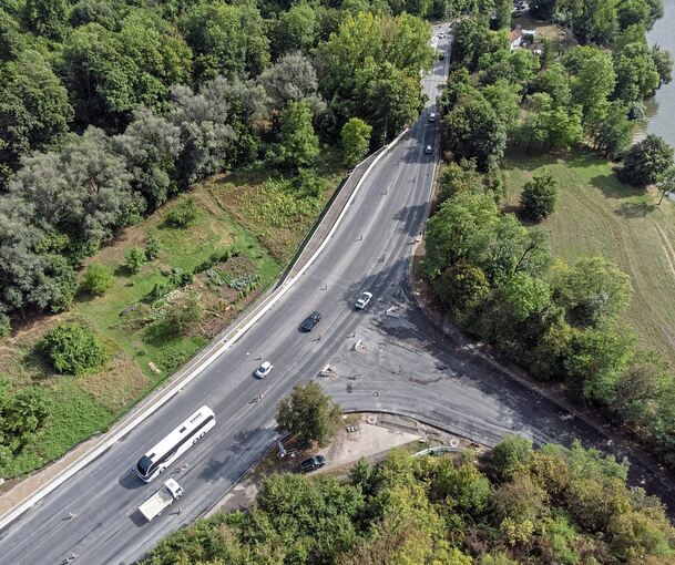 Vor zwei Jahren wurde die L 1100 zwischen Murr und Marbach am Abzweig Benningen vierspurig ausgebaut, hier ein Blick zurück auf die noch nicht ganz abgeschlossenen Arbeiten.