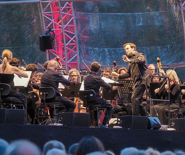 Auf der Streichliste: Das Orchester der Ludwigsburger Schlossfestspiele, hier beim Monrepos Open Air 2023.