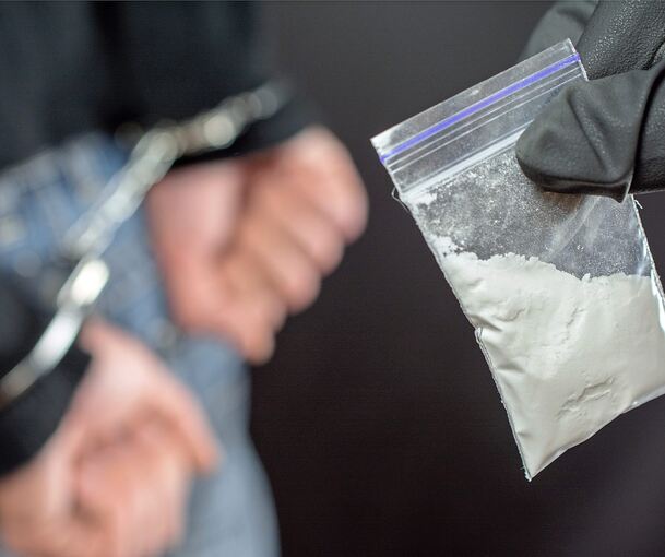 Die Polizei hat bei der Durchsuchung in Markgröningen Kokain, Marihuana und Haschisch entdeckt. Symbolbild: SecondSide - stock.adobe.com