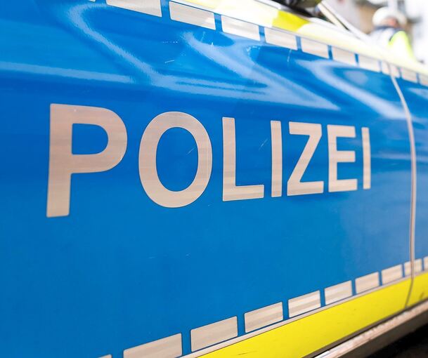 Bei der Unfallaufnahme nahm die Polizei Alkoholgeruch im Atem der Unfallverursacherin wahr. Symbolfoto: Philipp von Ditfurth/dpa