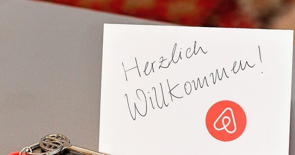 Etwa 100 Wohnungen und Apartments, die über Airbnb vermietet werden, sind in Ludwigsburg registriert. Etwa 100 Wohnungen und Apartments, die über Airbnb vermietet werden, sind in Ludwigsburg registriert.