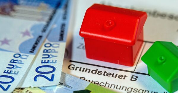 Die Haushaltslage ist schlecht, jetzt will der Oberbürgermeister wieder an der Steuerschraube drehen. Die Haushaltslage ist schlecht, jetzt will der Oberbürgermeister wieder an der Steuerschraube drehen.