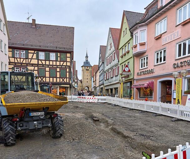 Bald sollen die Arbeiten in der Marbacher Fußgängerzone abgeschlossen sein.