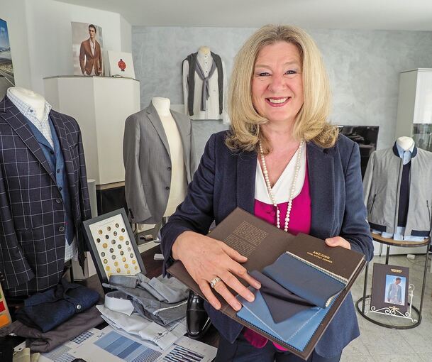 Ulrike Mayer lässt hochwertigste Stoffe für vermögende Kunden verarbeiten – und hat ihre Berufung gefunden.