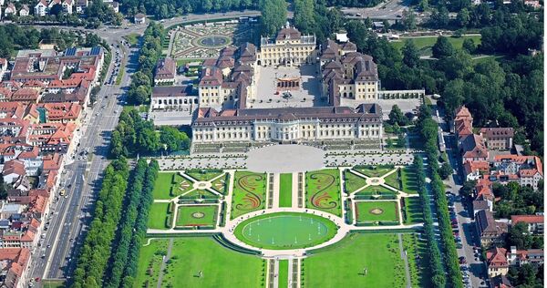 Das Blühende Barock lockt jährlich mehrere 100.000 Besucher an. Das Blühende Barock lockt jährlich mehrere 100.000 Besucher an.