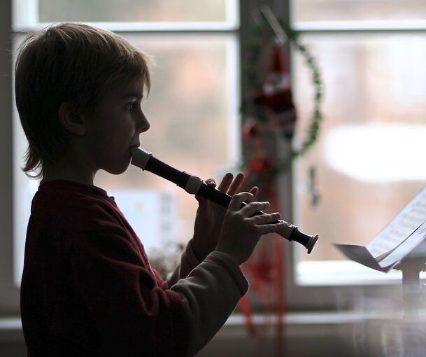 In der Musikschule werden über 1000 Kinder und Jugendliche unterrichtet. Symbol
