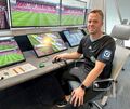 Mit viel Erfahrung im „Kölner Keller“ ausgestattet: Video-Schiedsrichter Pascal Müller.