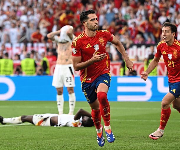Stürzt das deutsche Team ins Tal der Tränen: Spaniens Torschütze Mikel Merino.