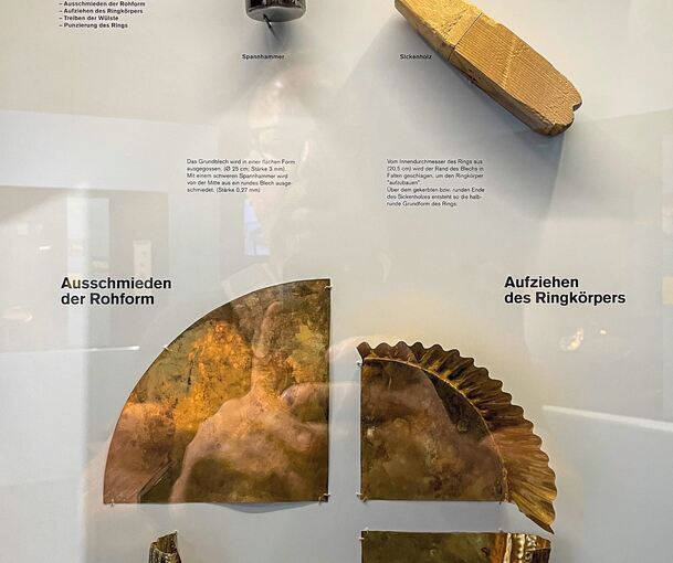 Artefakte aus der Ausstellung Gold Macht Fürsten in Eberdingen.