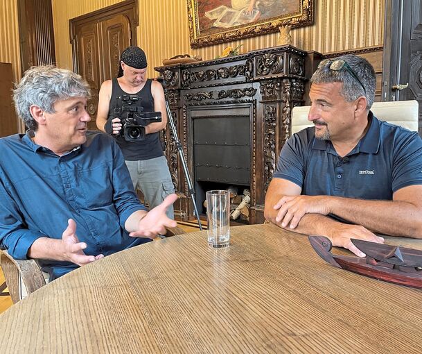 Rodelstar Georg Hackl im Gespräch mit dem Energieunternehmer Ulrich Ramsaier.