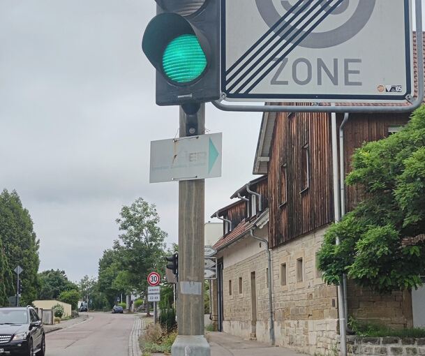 In der Hindenburgstraße gilt von der Heerstraße Richtung Blattert-Kreuzung nur nachts Tempo 30.