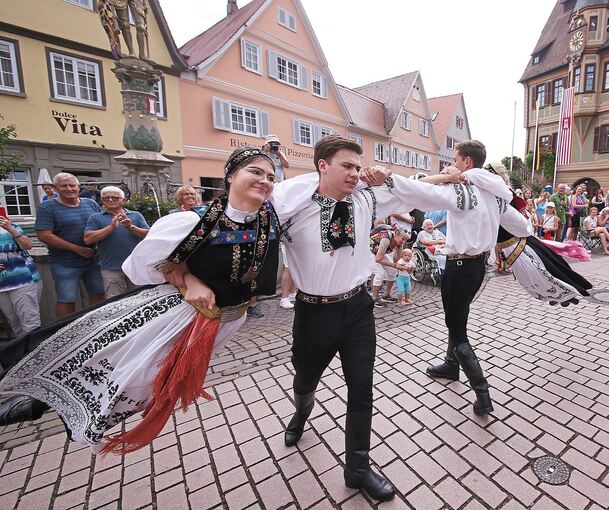 Die Siebenbürger bringen ihre Frauen in Schwung.