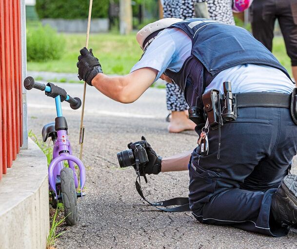 Im Juni 2022 wurde ein Kleinkind an der Kreuzung Theodor-Heuss-Straße/Heilbronner Straße schwer verletzt. Auch dieser Vorfall trug dazu bei, dass jetzt für mehr Sicherheit an der Heilbronner Straße gesorgt werden soll.