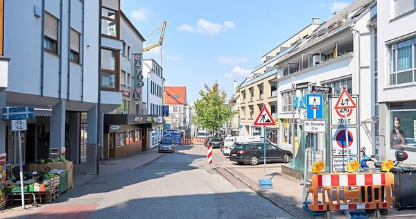 Die Güterbahnhofstraße soll attraktiver werden und wird großflächig umgestaltet. Im Frühjahr beginnen die Bauarbeiten. Die Güterbahnhofstraße soll attraktiver werden und wird großflächig umgestaltet. Im Frühjahr beginnen die Bauarbeiten.