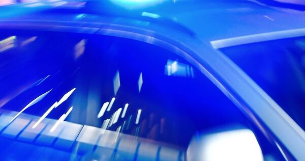 Die Polizei bittet um Hinweise. Die Polizei bittet um Hinweise.