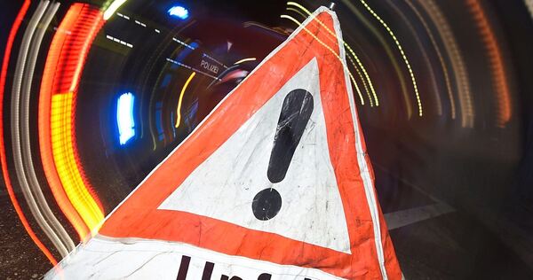 Die Zahl der Verkehrsunfälle in Ludwigsburg ist nahezu konstant geblieben. Allerdings hat sich die Zahl der Schwerverletzten im Die Zahl der Verkehrsunfälle in Ludwigsburg ist nahezu konstant geblieben. Allerdings hat sich die Zahl der Schwerverletzten im Vergleich zum Vorjahr halbiert, während mehr Menschen leicht verletzt wurden.