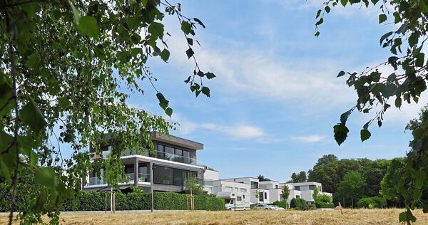 In der Caerphillystraße am Rand des Stadtteils Grünbühl-Sonnenberg werden Baugrundstücke nach Höchstgebot verkauft. In der Caerphillystraße am Rand des Stadtteils Grünbühl-Sonnenberg werden Baugrundstücke nach Höchstgebot verkauft.