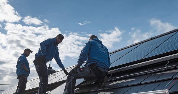 Die Leistung der kreiseigenen Photovoltaikanlagen hat sich seit 2023 mehr als verdoppelt und liegt inzwischen bei rund 970 Kilow Die Leistung der kreiseigenen Photovoltaikanlagen hat sich seit 2023 mehr als verdoppelt und liegt inzwischen bei rund 970 Kilowattpeak.