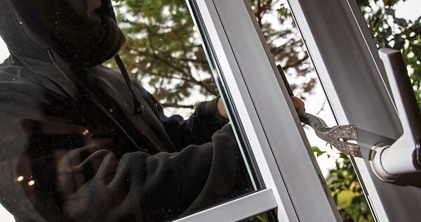 Unbekannte sind am Wochenende in Großbottwar eingebrochen. Unbekannte sind am Wochenende in Großbottwar eingebrochen.