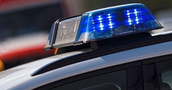 Die Frau wurde ins Krankenhaus gebracht. Die Frau wurde ins Krankenhaus gebracht.