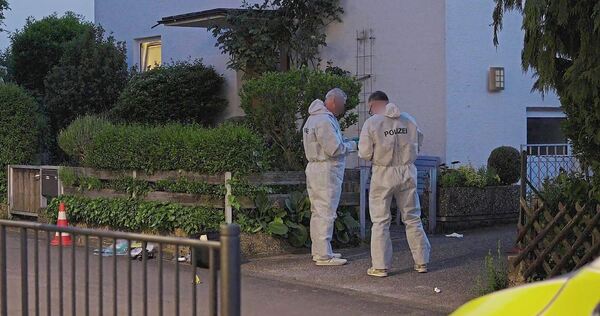 Spurensicherung nach der Tat in Tamm, bei der ein Mann am 12. Mai 2025 schwer verletzt wurde. Spurensicherung nach der Tat in Tamm, bei der ein Mann am 12. Mai 2025 schwer verletzt wurde.