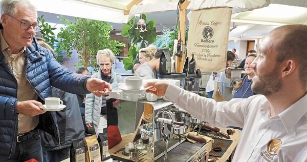 Allerlei Leckereien gibt es auf dem Spätlingsmarkt. Allerlei Leckereien gibt es auf dem Spätlingsmarkt.