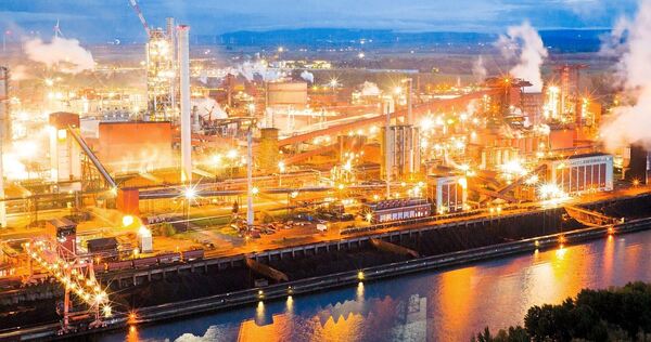 Blick auf die Salzgitter AG. Die Regierung will die Stahlbranche fördern. Foto: Julian Stratenschulte/dpa Blick auf die Salzgitter AG. Die Regierung will die Stahlbranche fördern.