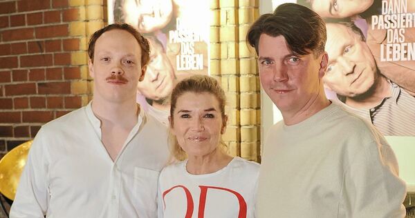 Gute Stimmung zum Start der Lichtspielliebe: Lukas Rüppel, Anke Engelke und Jochen Laube (von links) im Scala. Gute Stimmung zum Start der Lichtspielliebe: Lukas Rüppel, Anke Engelke und Jochen Laube (von links) im Scala.