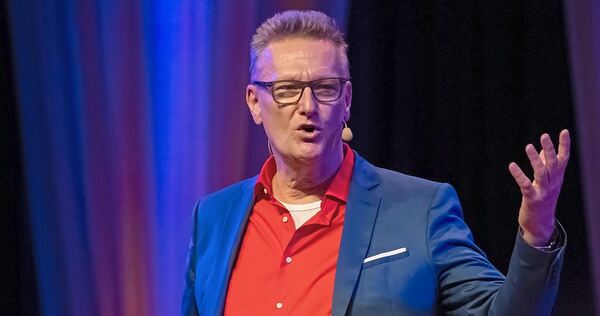 Reinhard Dischner beim VR-Business-Forum. Reinhard Dischner beim VR-Business-Forum.