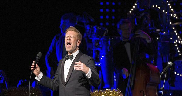 Tom Gaebel setzt im Forum am Schlosspark die „A Swinging Christmas“-Gala in Szene. Tom Gaebel setzt im Forum am Schlosspark die „A Swinging Christmas“-Gala in Szene.