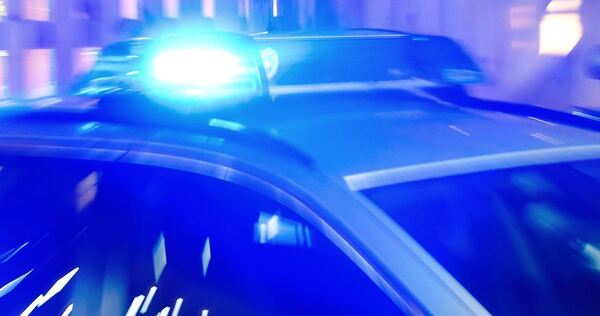 Die Polizei ermittelt jetzt gegen den Mann. Die Polizei ermittelt jetzt gegen den Mann.