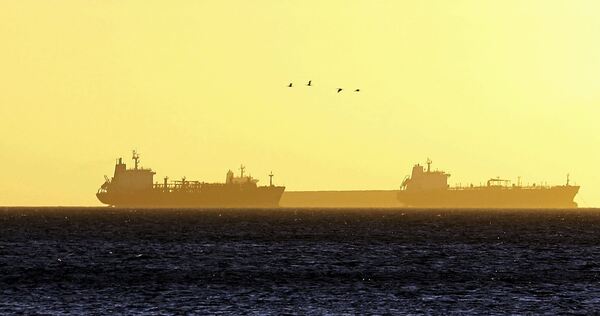 Eine Gruppe von Öltankern im Jahr 2021 vor der Küste Venezuelas. Eine Gruppe von Öltankern im Jahr 2021 vor der Küste Venezuelas.