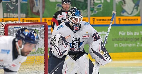 Philipp Maurer im Auswärtsspiel der Huskies bei den Bietigheim Steelers. Foto: Eibner Philipp Maurer im Auswärtsspiel der Huskies bei den Bietigheim Steelers.