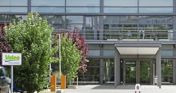 Am Valeo-Standort in Bietigheim-Bissingen. Am Valeo-Standort in Bietigheim-Bissingen.