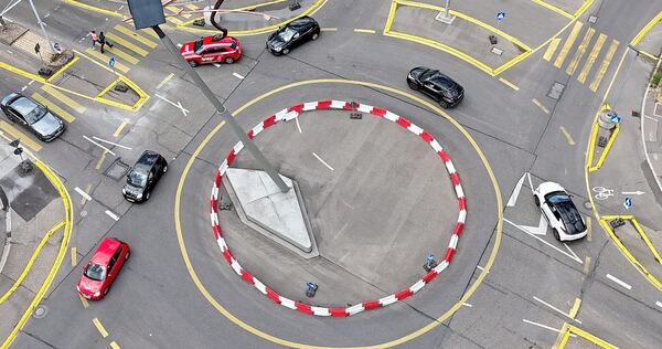 Bis zum Herbst soll aus dem Provisorium ein echter Kreisverkehr werden. Bis zum Herbst soll aus dem Provisorium ein echter Kreisverkehr werden.