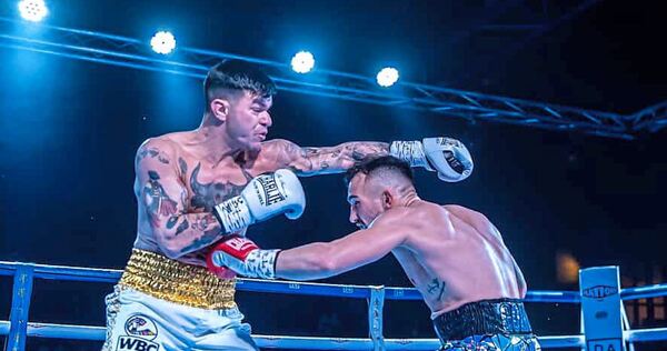 Schlagabtausch um den WBC-Latino-Titel: Leonardo Di Stefano Ruiz (links) und Oscar Diaz. Foto: Javier Isorna Schlagabtausch um den WBC-Latino-Titel: Leonardo Di Stefano Ruiz (links) und Oscar Diaz.
