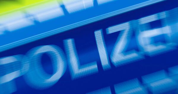 Zeugen können sich bei der Polizei melden. Zeugen können sich bei der Polizei melden.