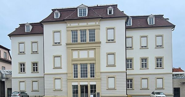 Ruhig liegt es da, das Rathaus in Ludwigsburg. Innen allerdings wird personell eifrig umgebaut. Ruhig liegt es da, das Rathaus in Ludwigsburg. Innen allerdings wird personell eifrig umgebaut.