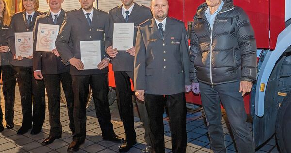 Die Geehrten der Freiwilligen Feuerwehr Kirchheim. Foto: Christina Kunz-Boese Die Geehrten der Freiwilligen Feuerwehr Kirchheim.