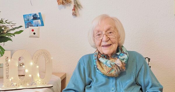 Geburtstag im Pflegewohnhaus Wittumhof in Neckarweihingen: Anna Spieß wird 100 Jahre alt. Geburtstag im Pflegewohnhaus Wittumhof in Neckarweihingen: Anna Spieß wird 100 Jahre alt.