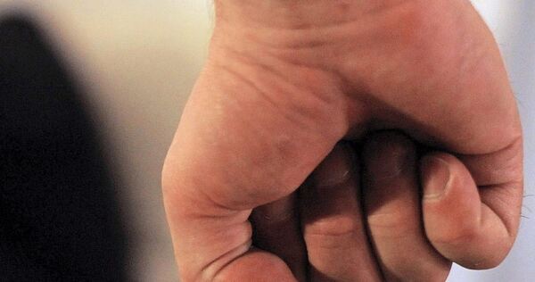 Ein unbekannter Jogge einem 68-Jährigen einen Schlag ins Gesicht verpasst. Ein unbekannter Jogge einem 68-Jährigen einen Schlag ins Gesicht verpasst.